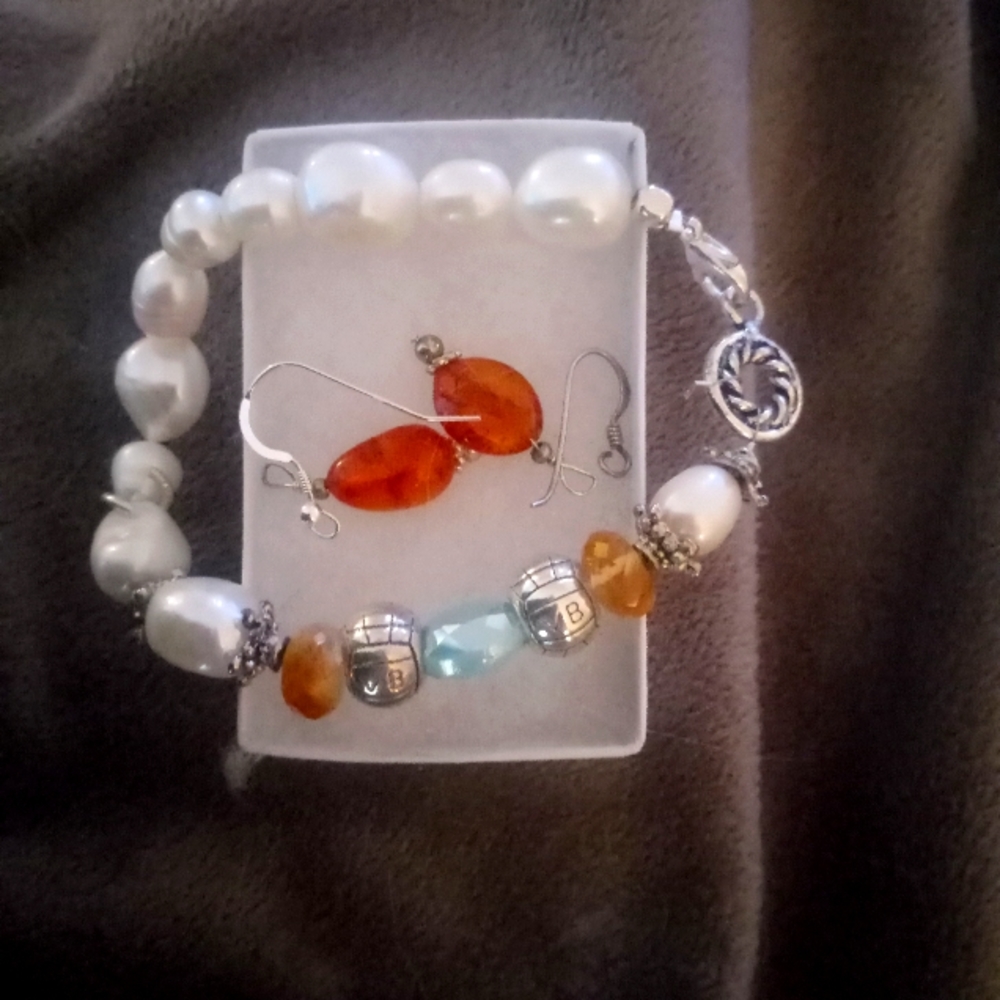 Handmade pearl and crystal Bracelet and Earring Set.